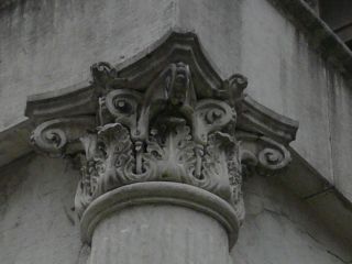 柱頭部の装飾