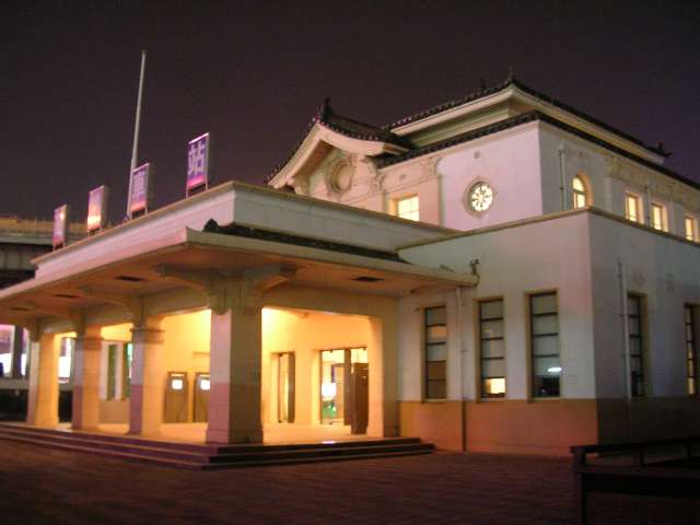 高雄車站　旧駅舎　ライトアップ